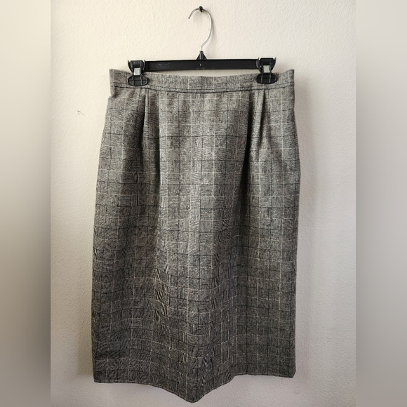 E.H. Woods Dresses & Skirts - Vintage E.H. Woods Straight Pencil Skirt Women's Plaid Wool Blend Black White 12